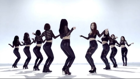 【Nine Muses】글루 模特天团,紧身皮裤大秀热舞